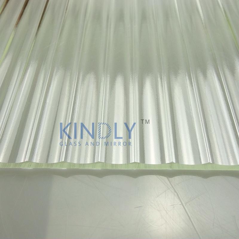 Ultra clear moru patterned glass